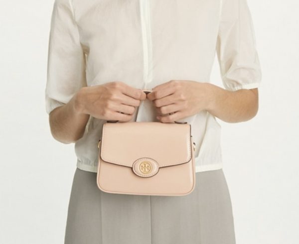 TORY BURCH  |   Small Robinson Spazzolato Top-handle Bag (Blush) - Image 3