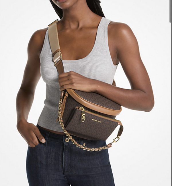 MICHAEL KORS  |  Slater Medium Signature Logo Sling Pack - Image 3